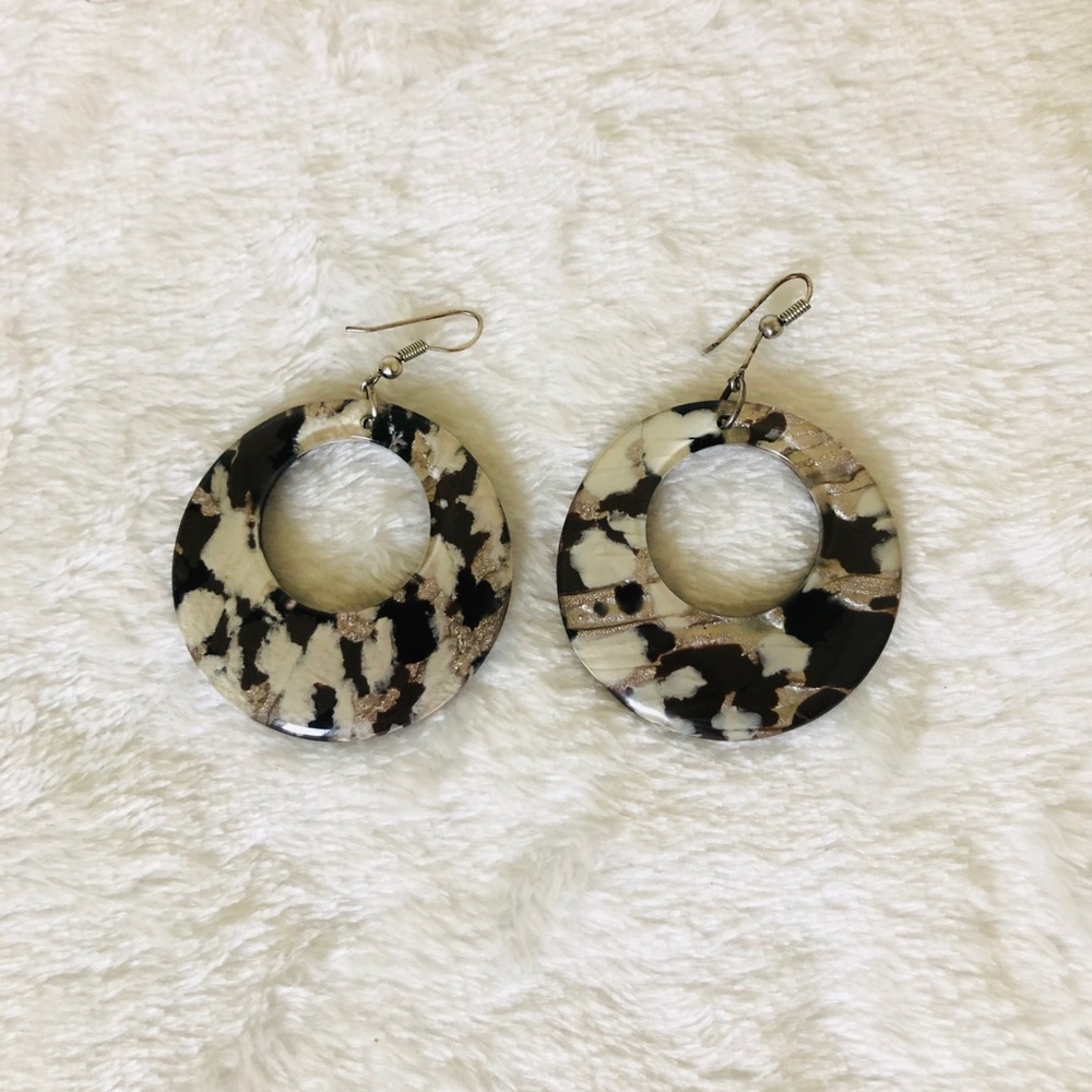 Marble Round hook earrings